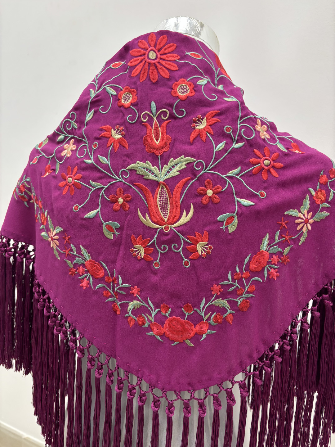 Manton rocio bordado bugambilla
