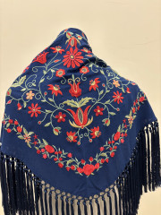 Manton rocio bordado azul