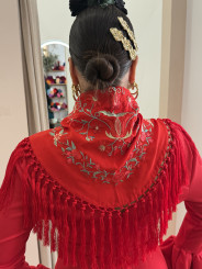 Manton rocio bordado rojo