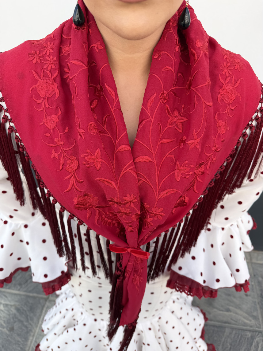 manton bordado unicolor tinto