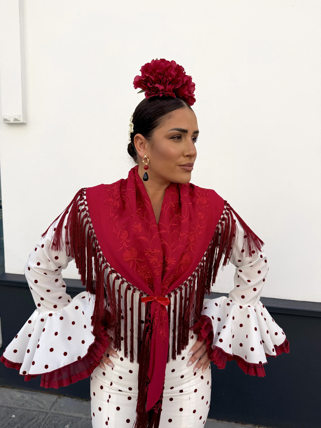 Vestido Abril blanco con lunar tinto