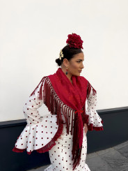 Vestido Abril blanco con lunar tinto