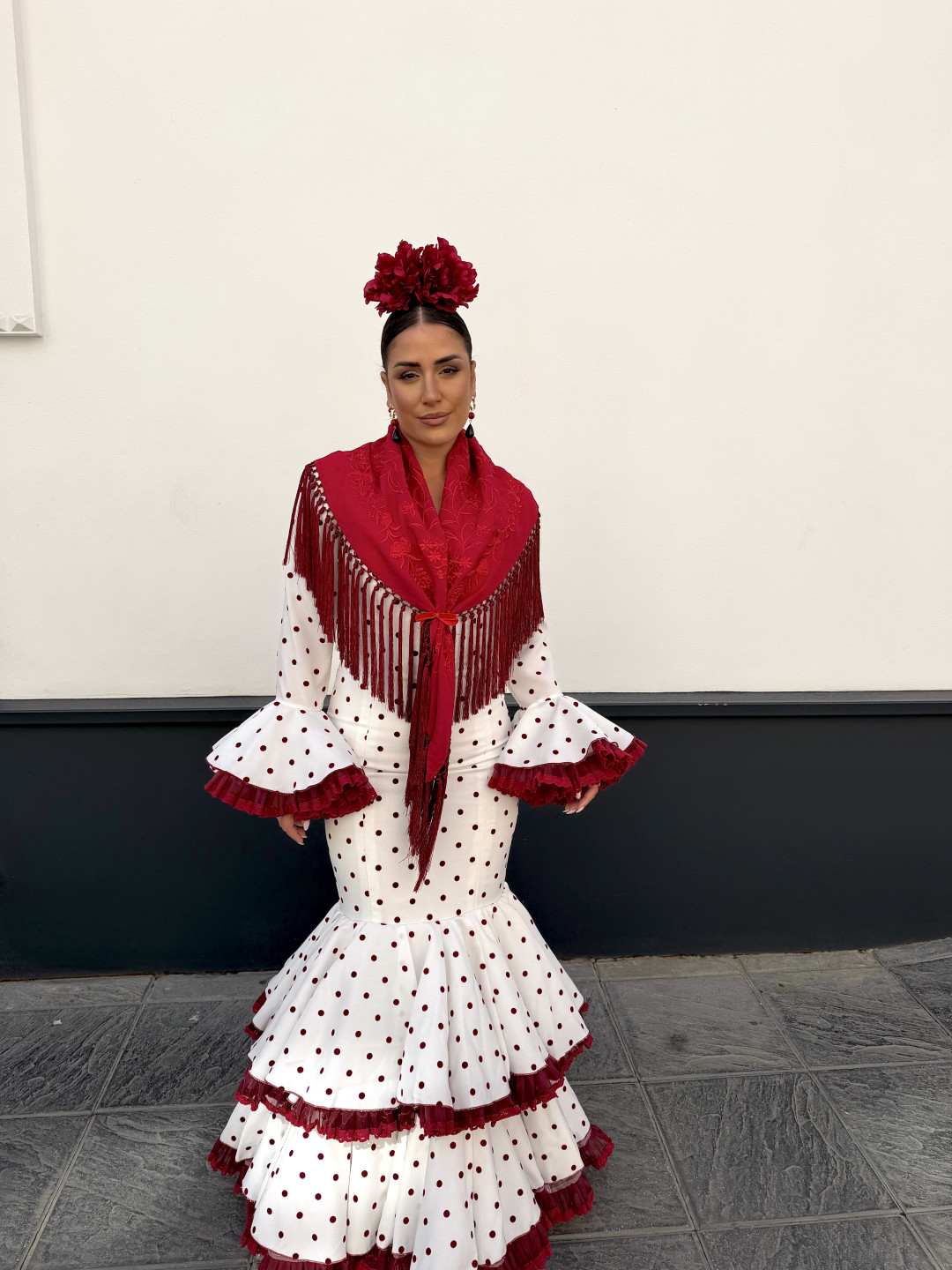Vestido Abril blanco con lunar tinto