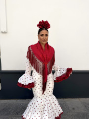 Vestido Abril blanco con lunar tinto