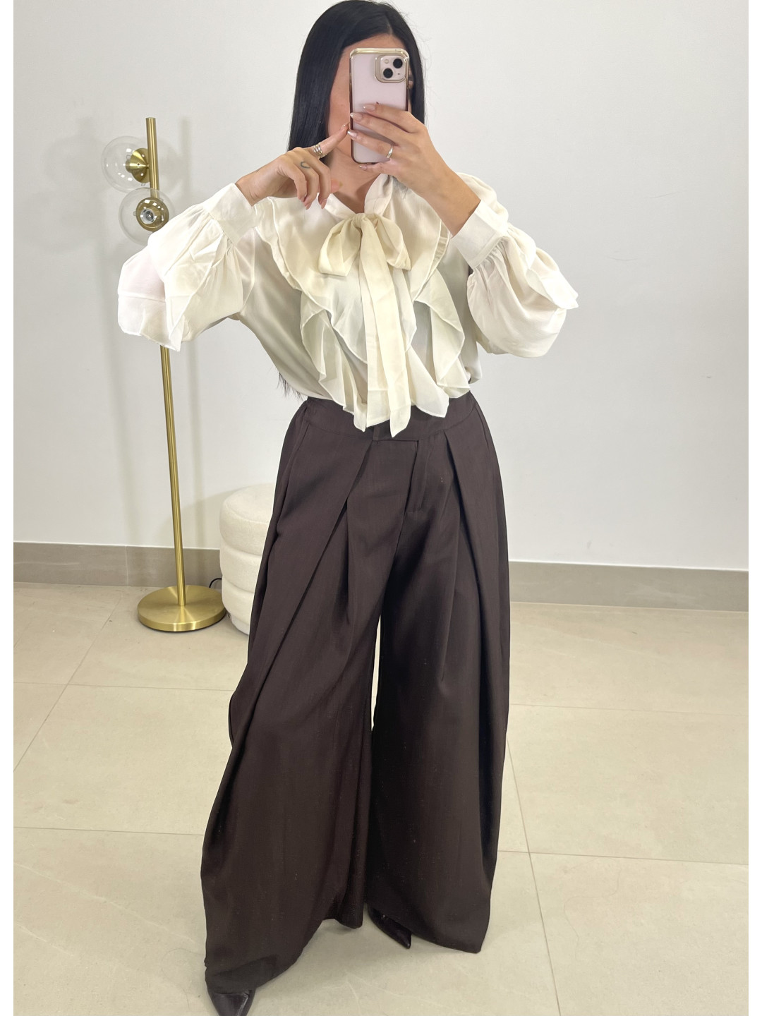 Pantalon pinzas barrel marron