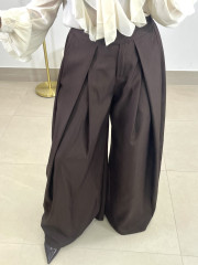 Pantalon pinzas barrel marron