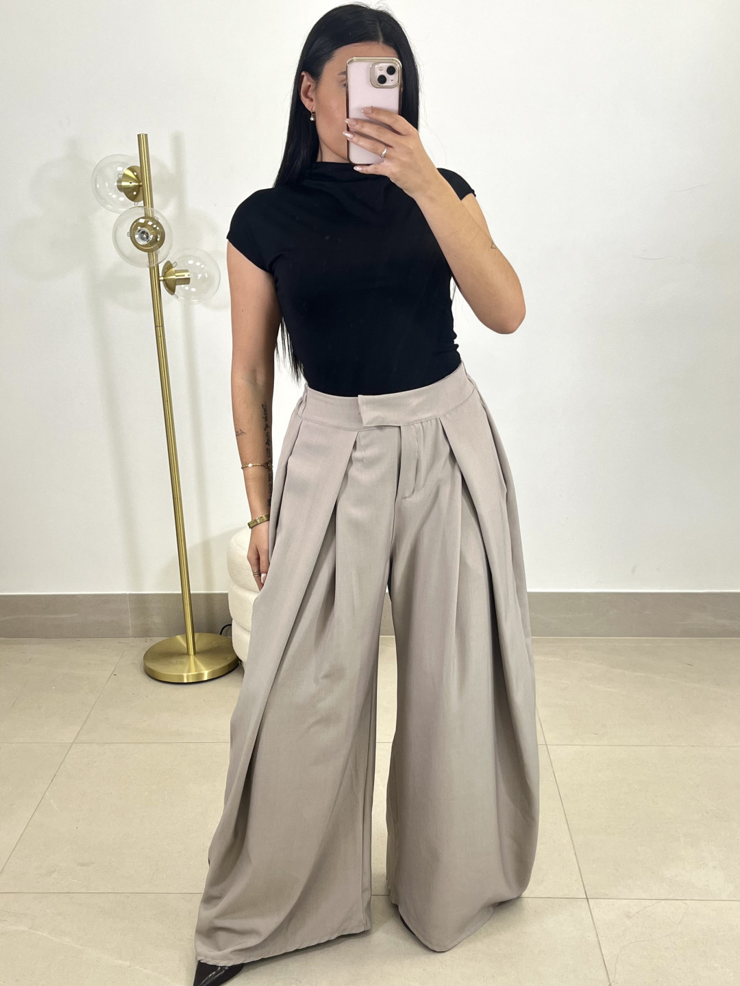 Pantalon pinzas barrel topo