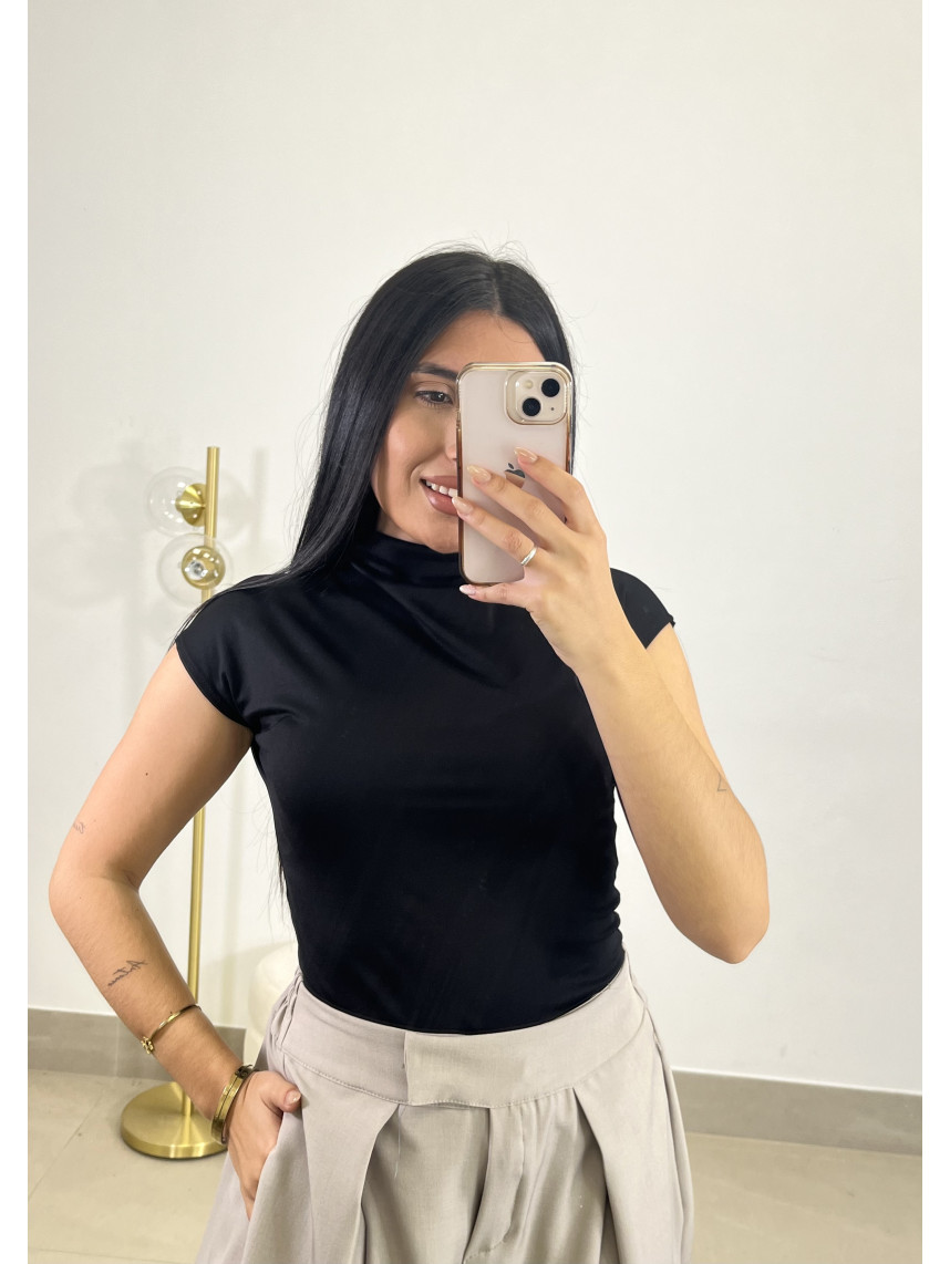 Camiseta basica entallada