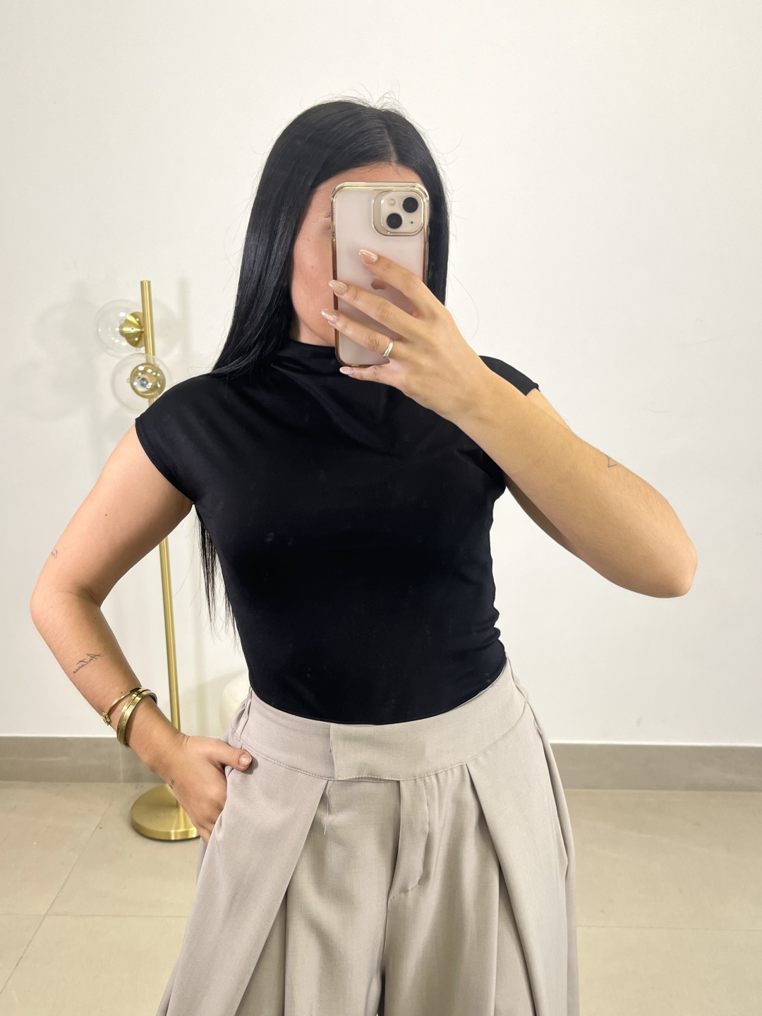 Camiseta basica entallada