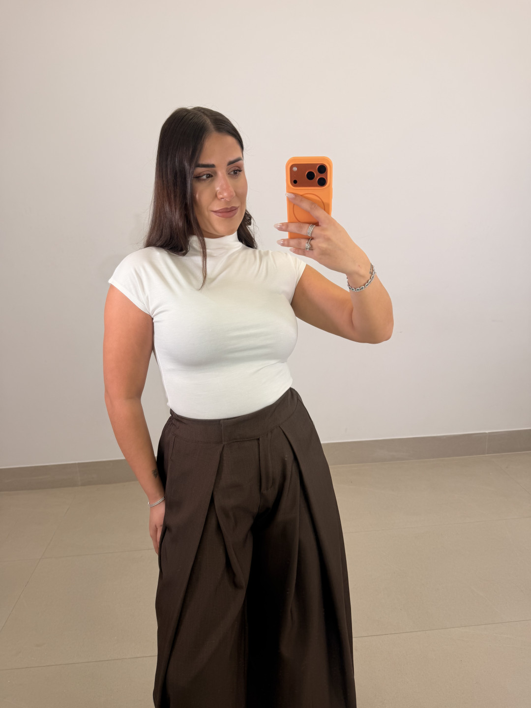 Pantalon pinzas barrel marron