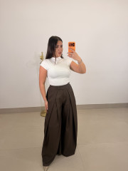 Pantalon pinzas barrel marron