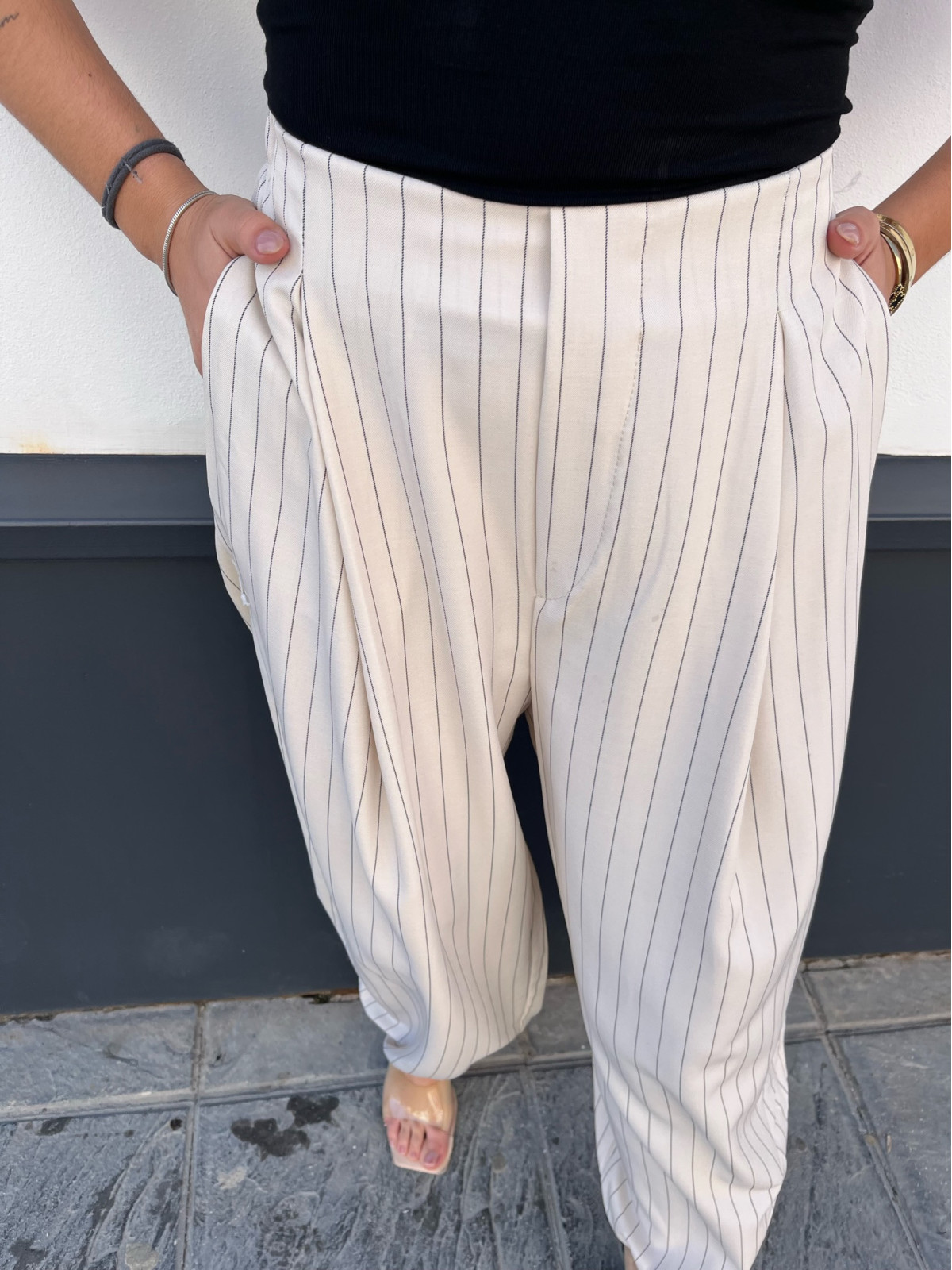 Pantalon globo raya diplomatica beige