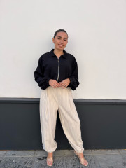 Pantalon globo raya diplomatica beige