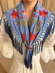 Manton Villamanrique azul con flores