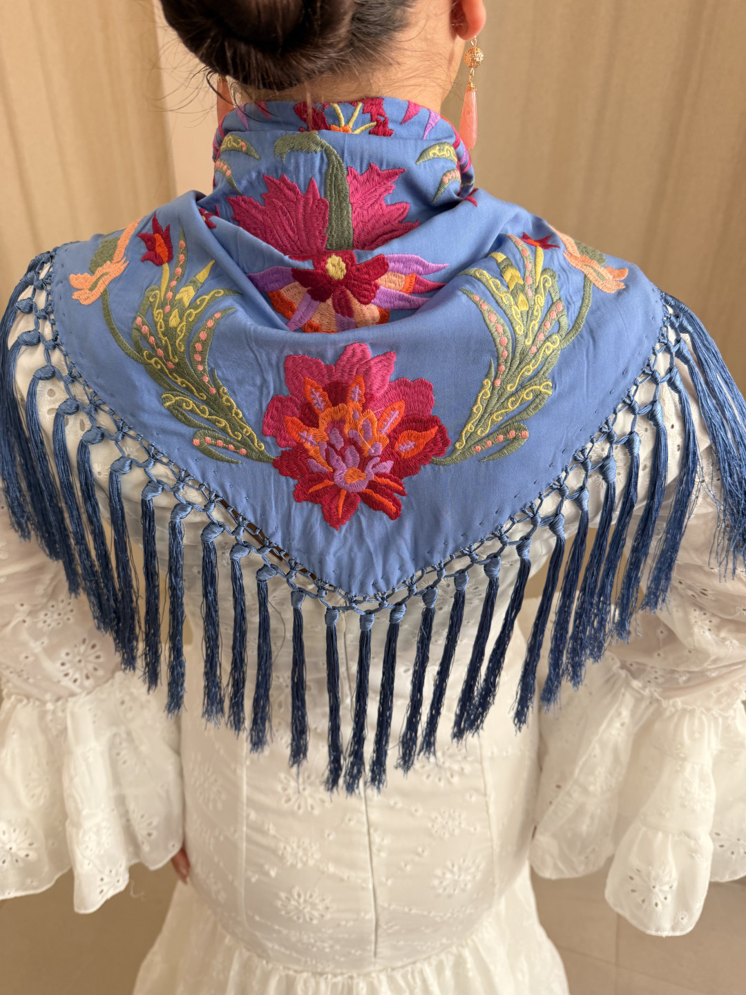 Manton Villamanrique azul con flores