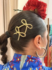 peina lazos bolitas dorados