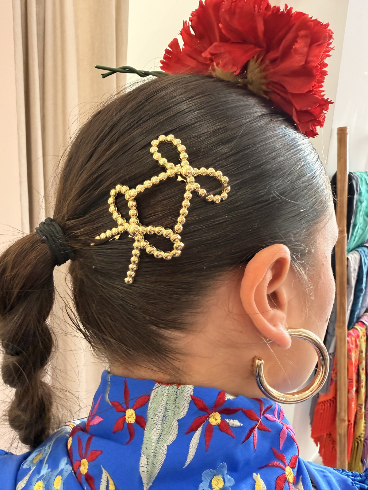 peina lazos bolitas dorados