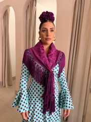 Manton unicolor bordado bugambilla/morado