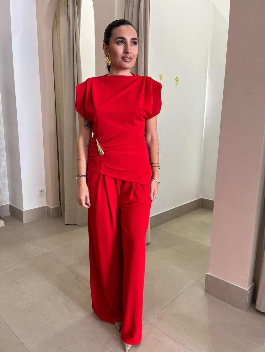 total look minerva rojo