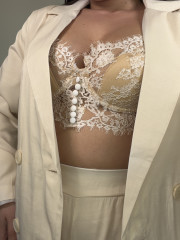 Bralette encaje beige