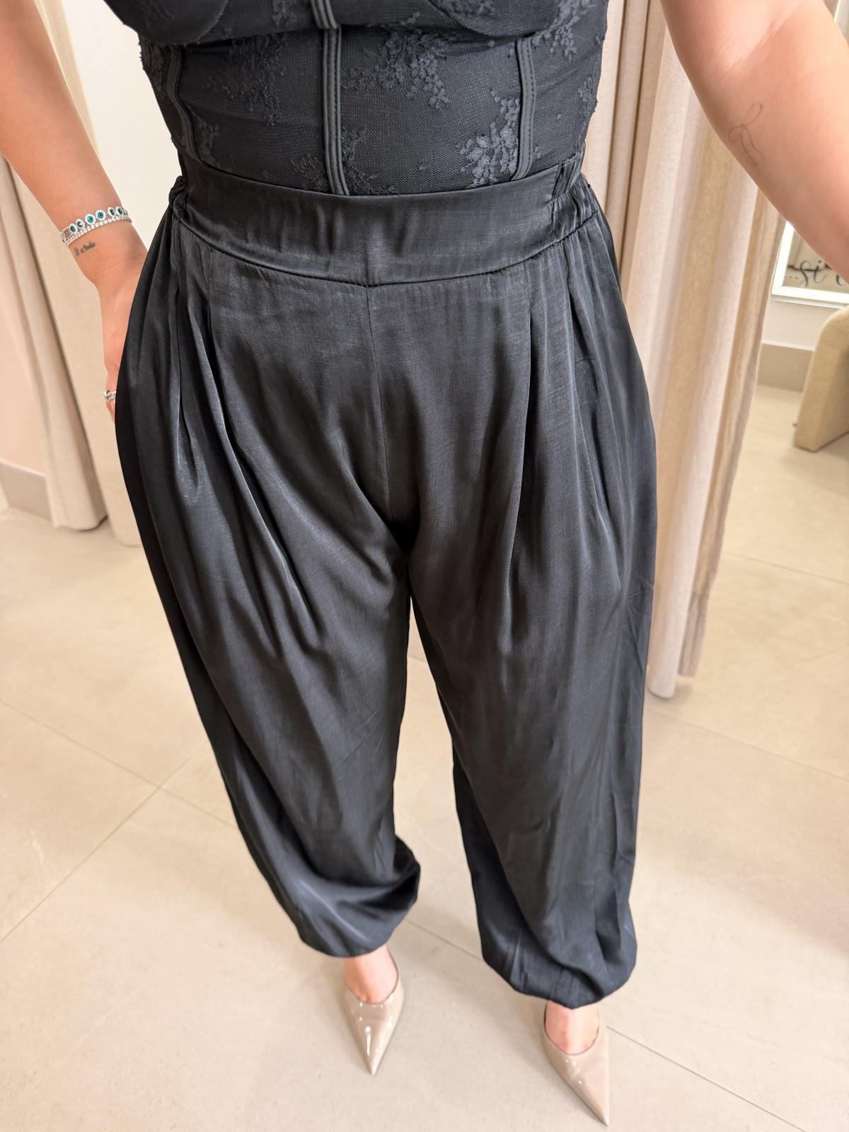 Pantalon globo seda negro