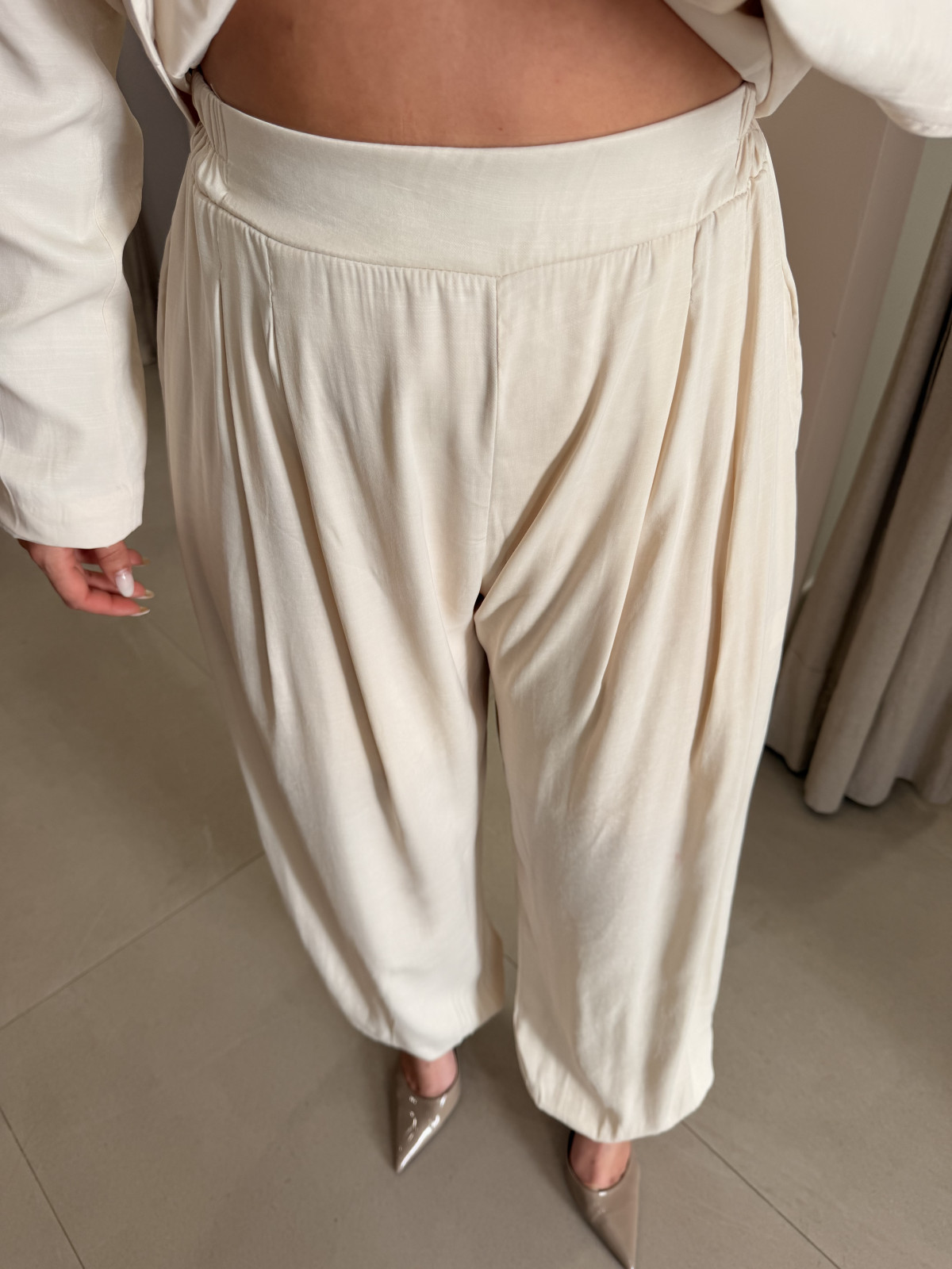 Pantalon globo seda beige