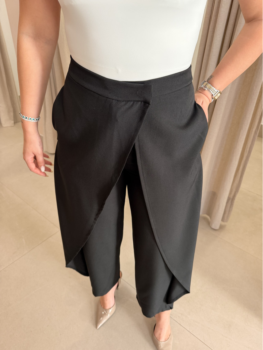 Pantalon barrel detalle cruzado