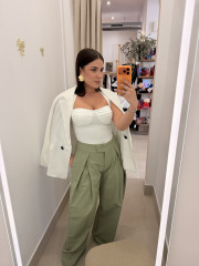 Pantalon balloon detalle pinzas