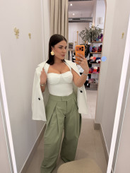 Pantalon balloon detalle pinzas