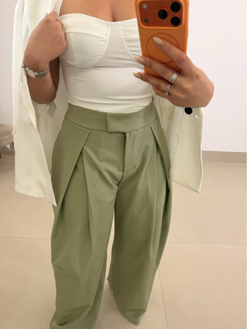 Pantalon balloon detalle pinzas