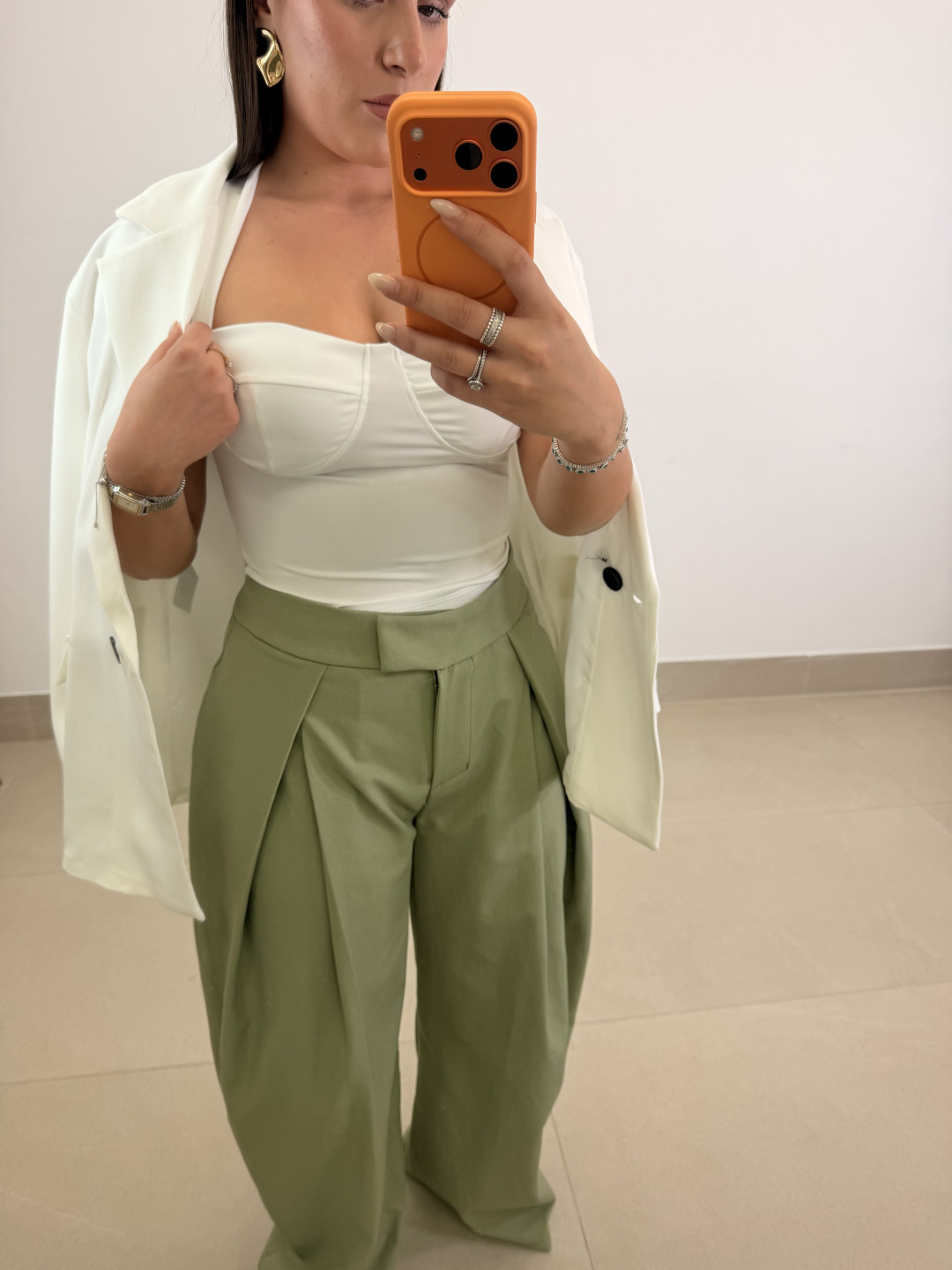 Pantalon balloon detalle pinzas