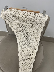 Pañuelo crochet beige