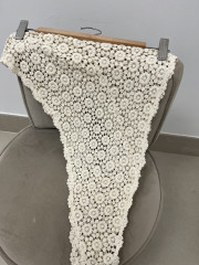 Pañuelo crochet beige