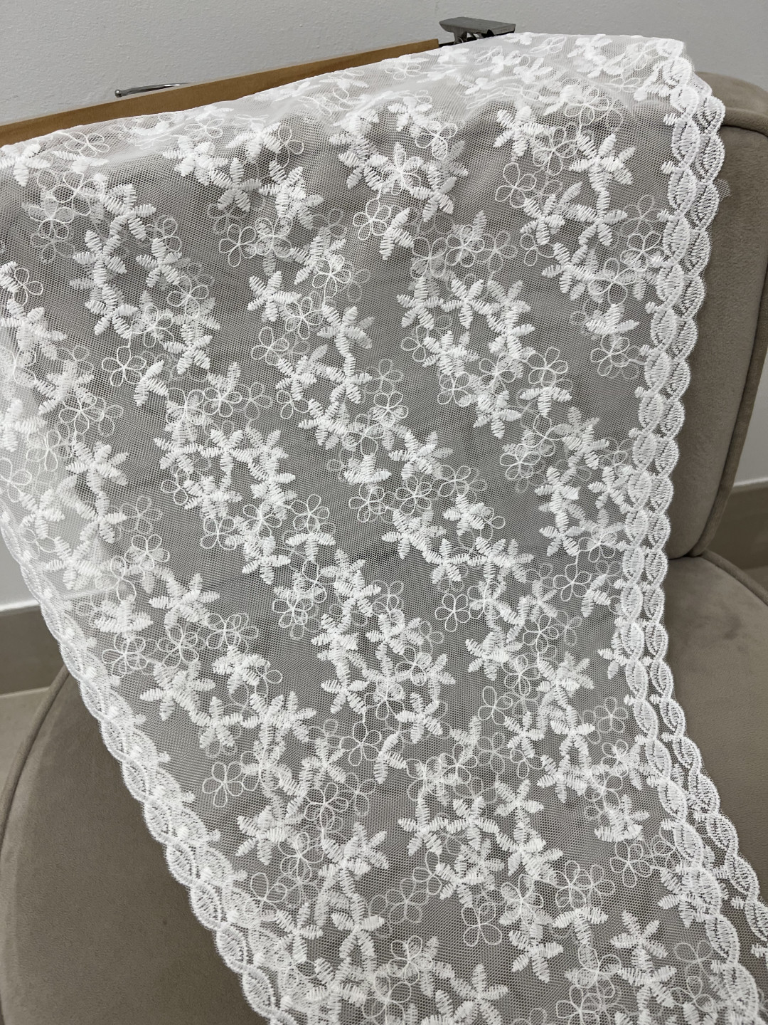 Pañuelo encaje blanco