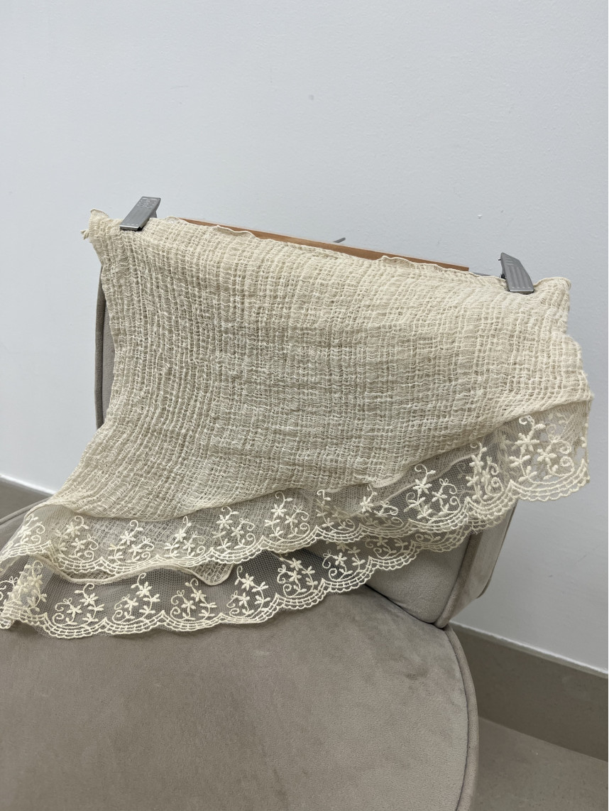 Pañuelo encaje combinado beige