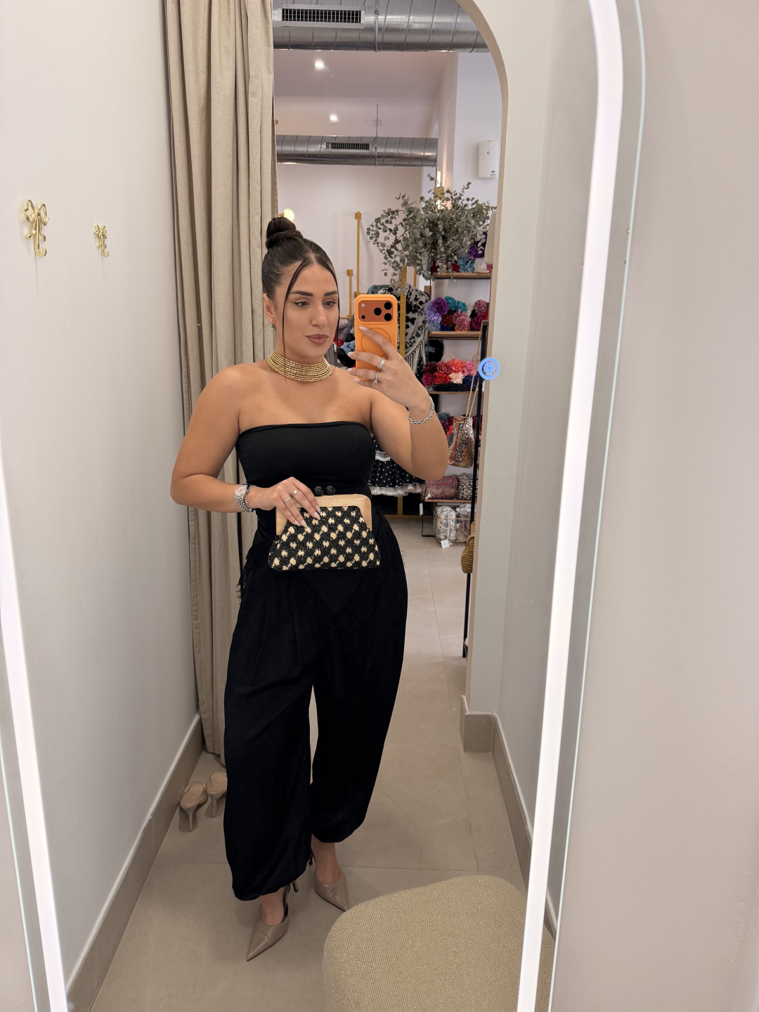 Top asimetrico encaje negro