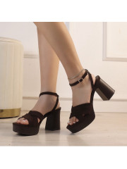 Sandalia tacón ancho plataforma negro