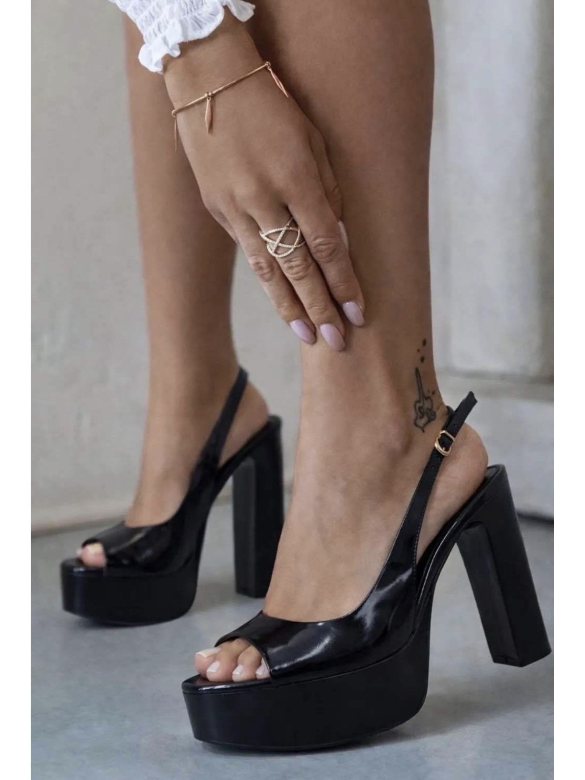 Plataforma charol negra