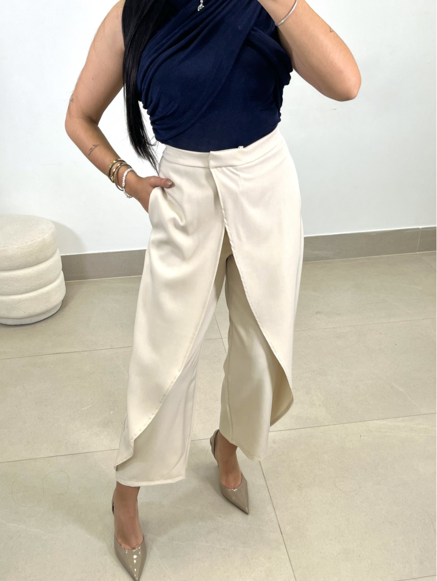 Pantalon barrel detalle cruzado beige