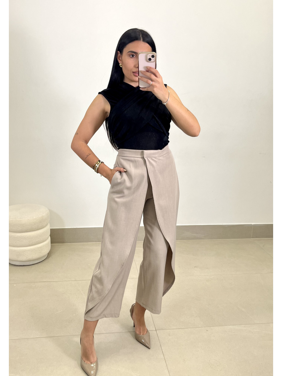 Top efecto brillos drapeado negro