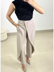 Top efecto brillos drapeado negro