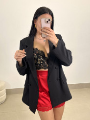 Short satinado detalle encaje rojo