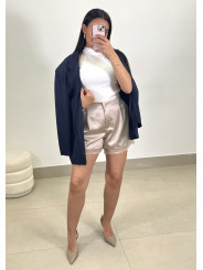 Short satinado detalle encaje beige