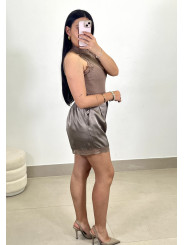 Short satinado detalle encaje topo