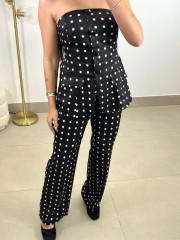 Total look lunares detalle pemplum negro