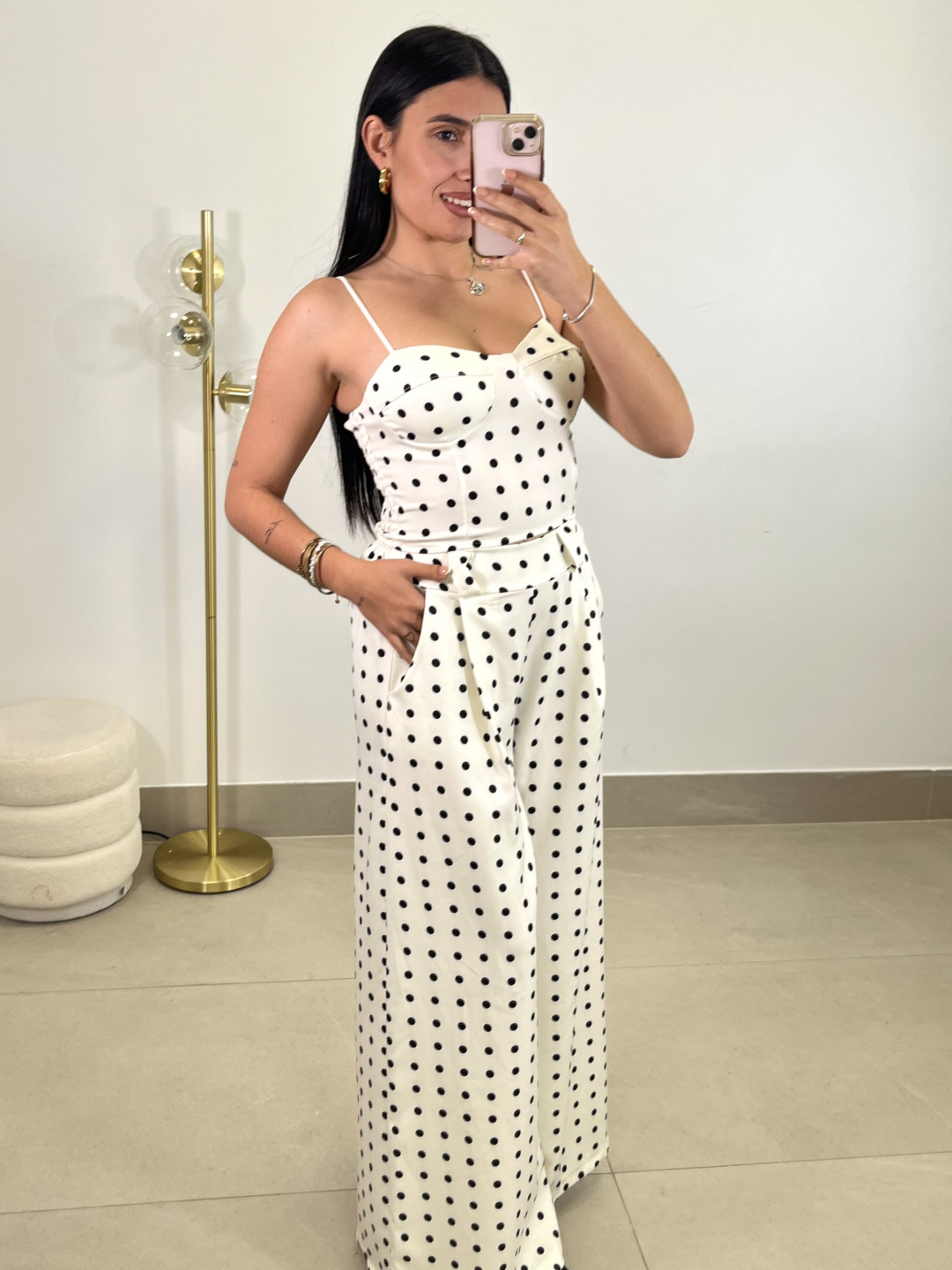 Total look lunares blanco