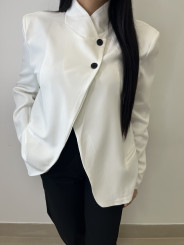 Blazer detalle cierre viral blanca