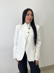 Blazer detalle cierre viral blanca