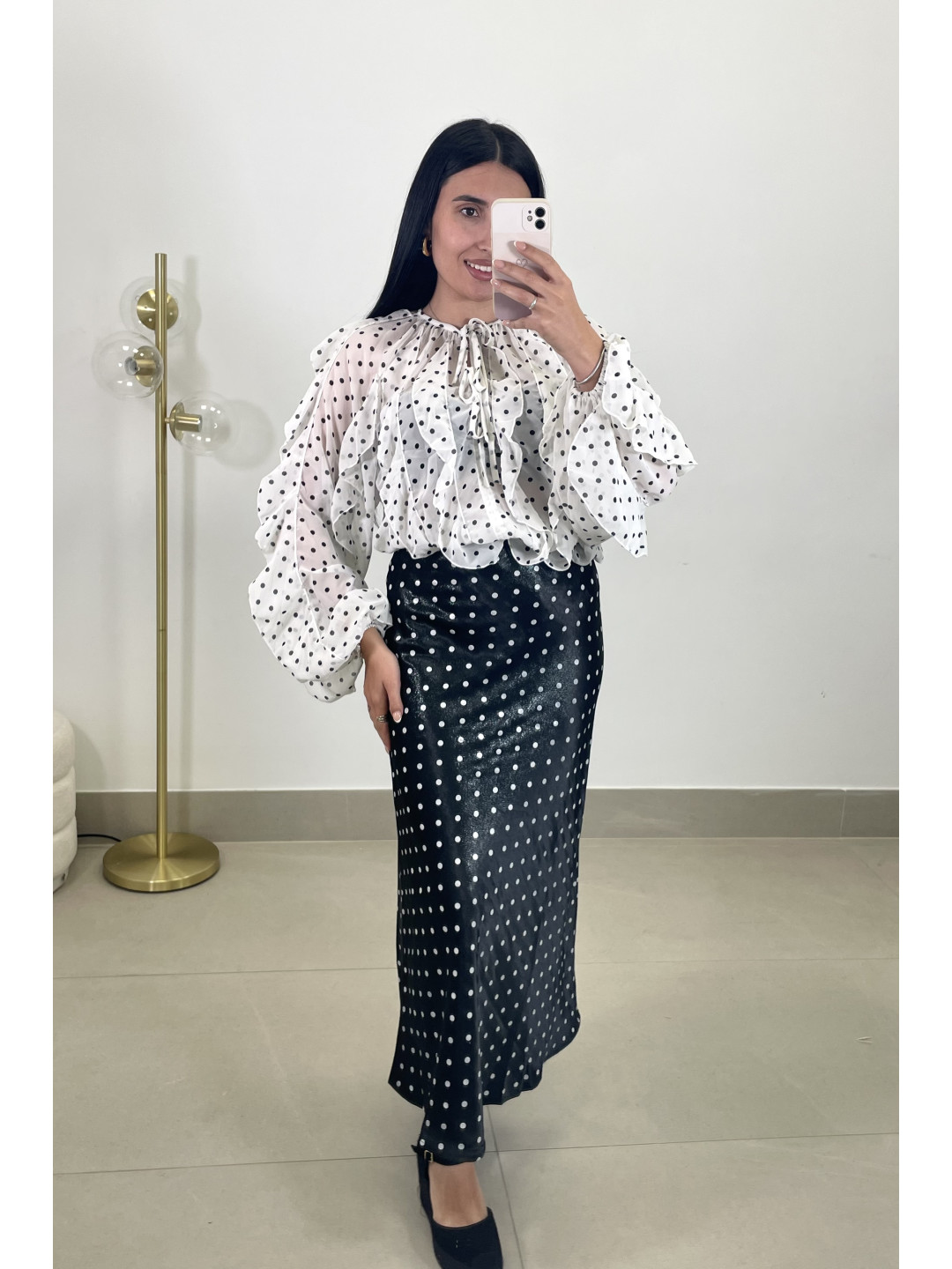 Falda satinada lunar negra