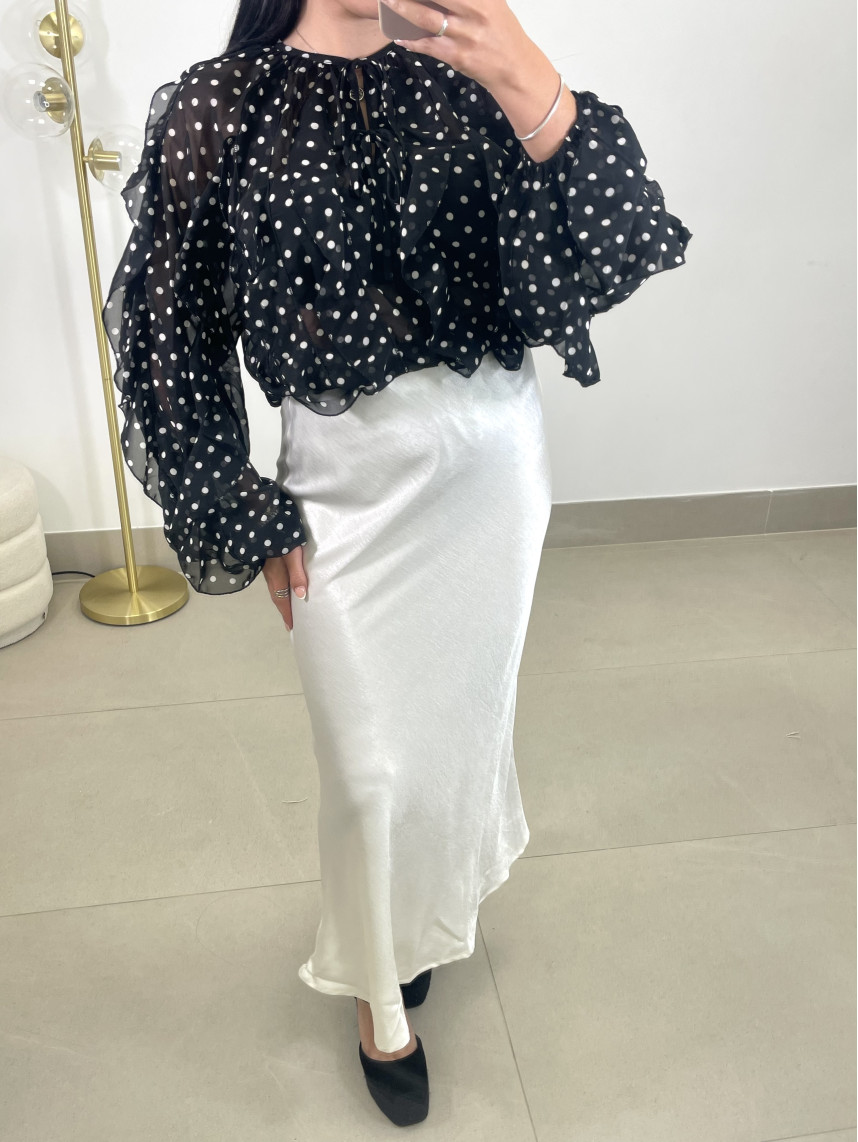 Falda satinada blanca